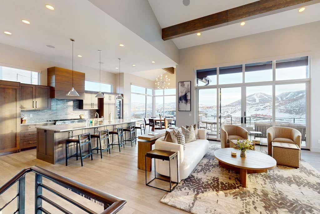 Modern Mountain Home with beautiful views, hot tub & private sauna