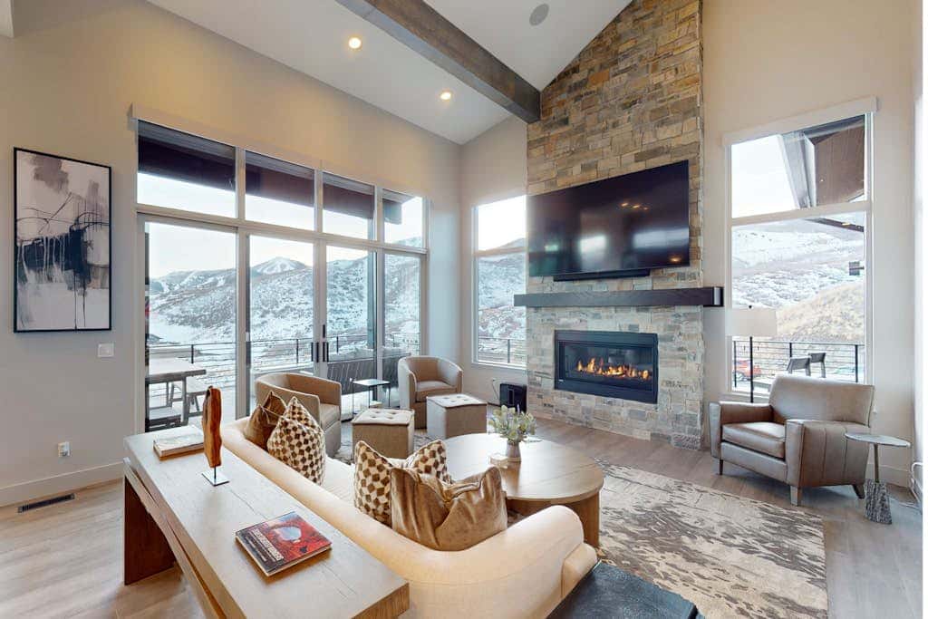 Modern Mountain Home with beautiful views, hot tub & private sauna