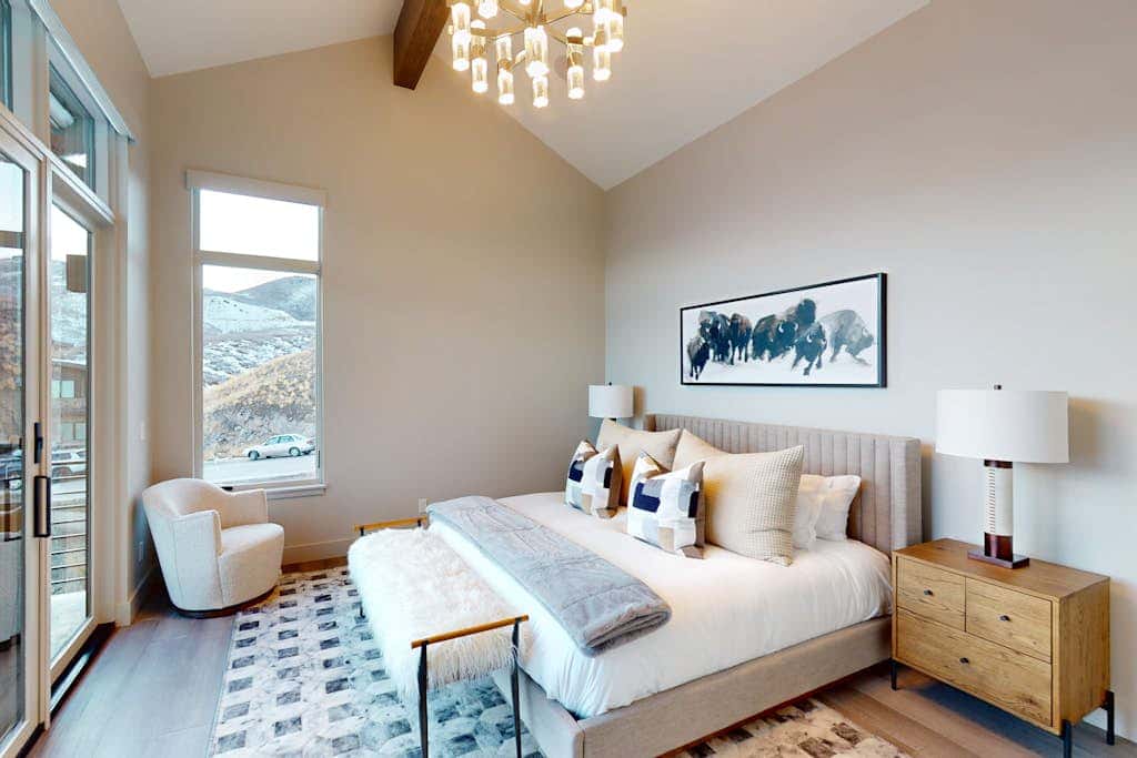 Modern Mountain Home with beautiful views, hot tub & private sauna