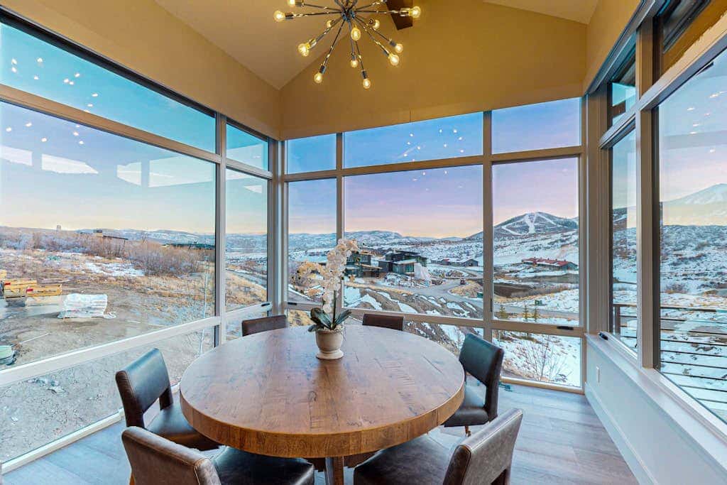 Modern Mountain Home with beautiful views, hot tub & private sauna