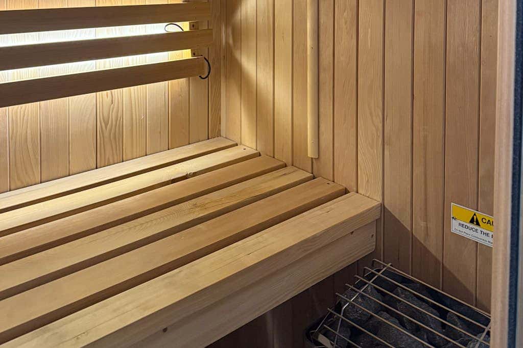 Modern Mountain Home with beautiful views, hot tub & private sauna