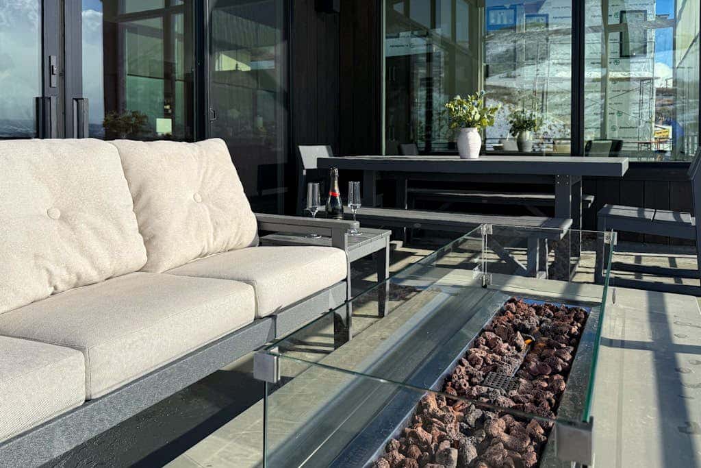 Modern Mountain Home with beautiful views, hot tub & private sauna