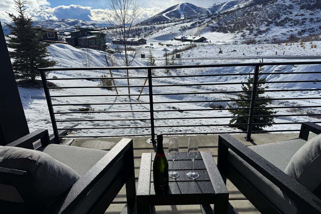 Modern Mountain Home with beautiful views, hot tub & private sauna