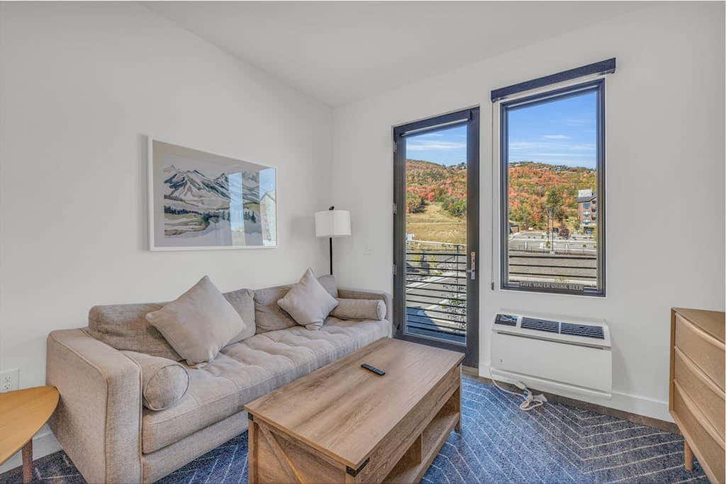 Walk onto Deer Valley gondola in 8 min & heated indoor parking