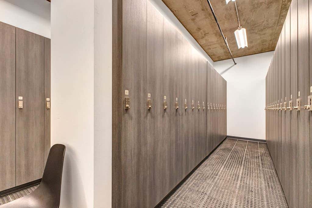 Walk onto Deer Valley gondola in 8 min & heated indoor parking
