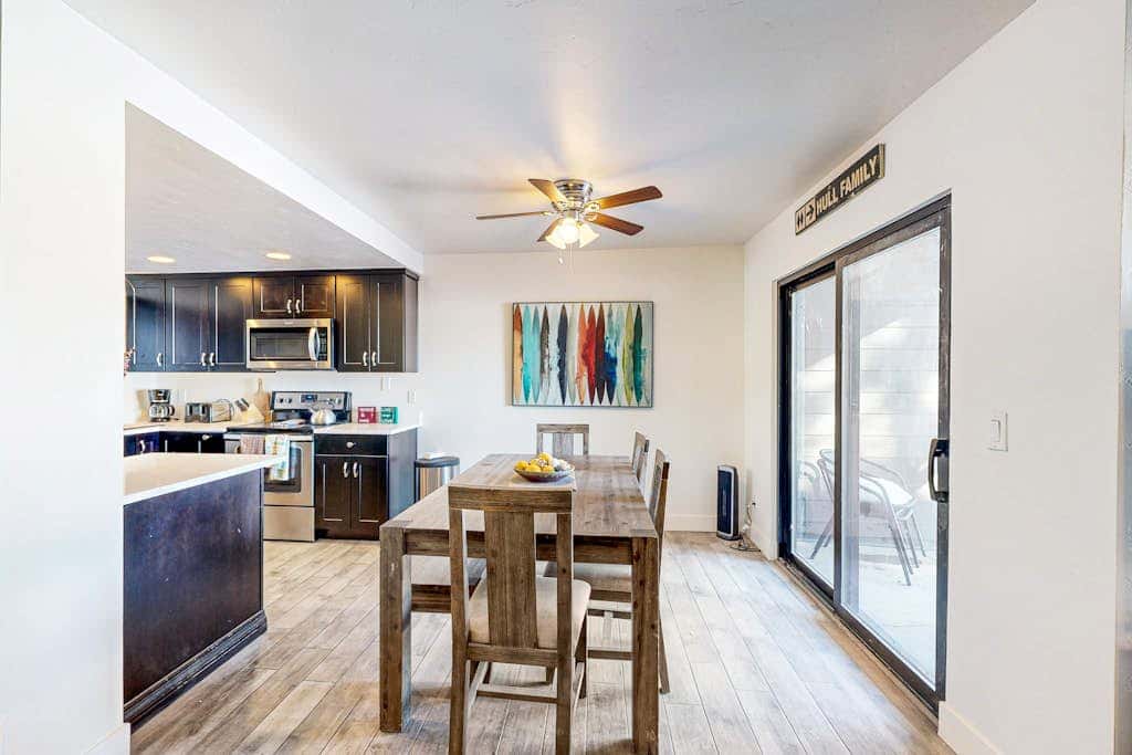 Dog-friendly townhome with private hot tub, tennis, & balcony