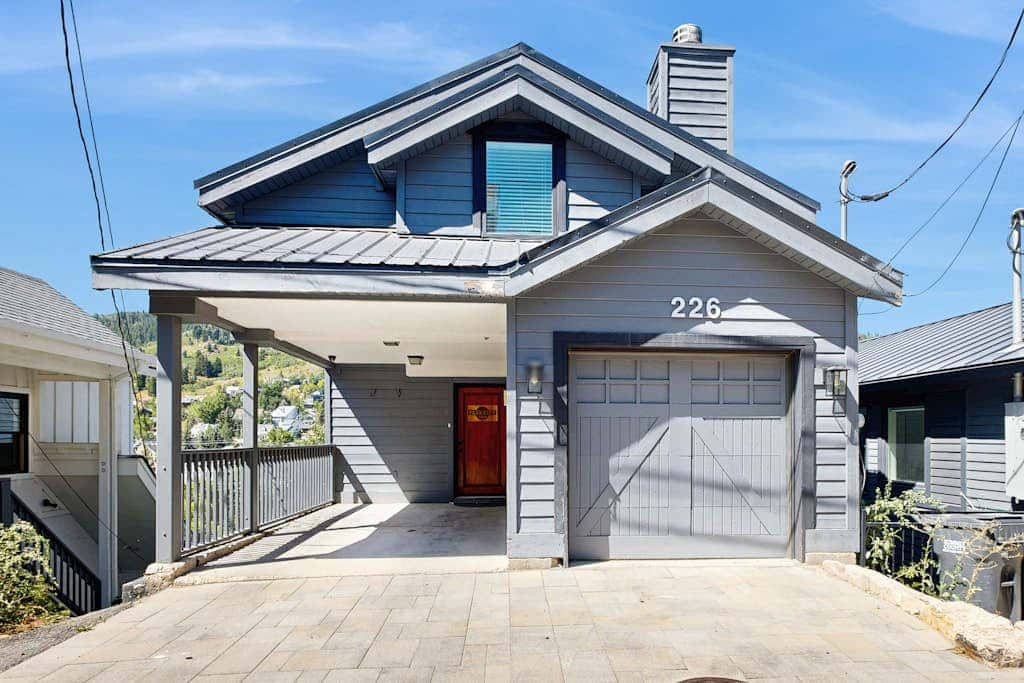 Ski Lodge , Panoramic Views, Four Season Retreat