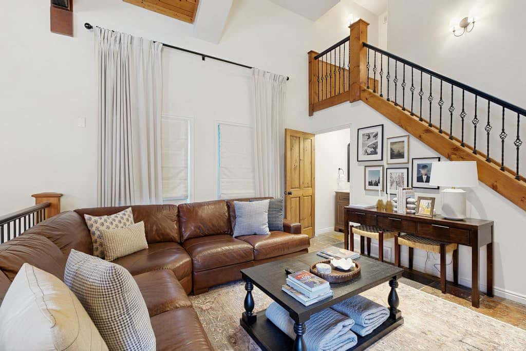Ski Lodge , Panoramic Views, Four Season Retreat