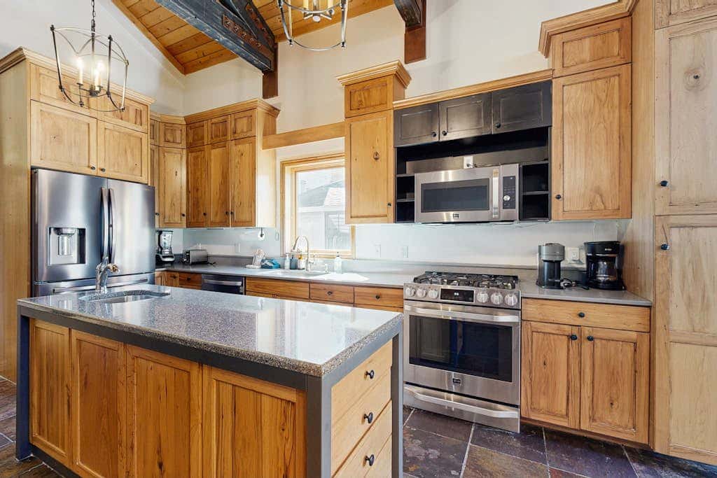 Ski Lodge , Panoramic Views, Four Season Retreat