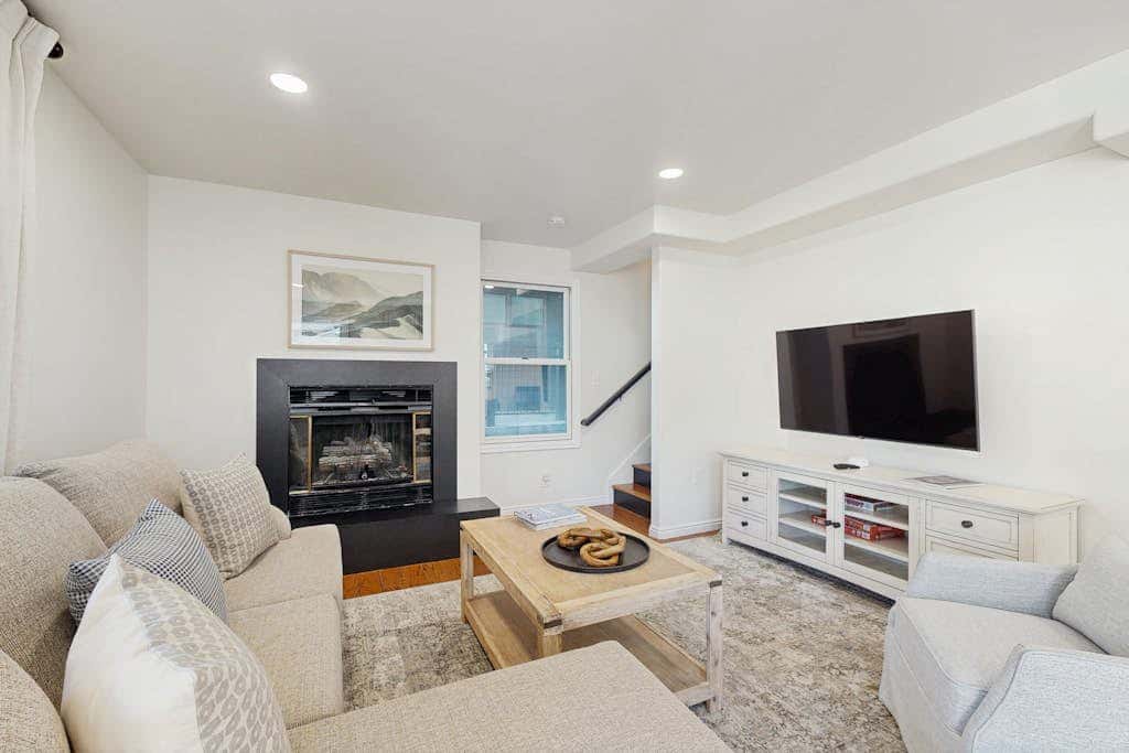 Ski Lodge , Panoramic Views, Four Season Retreat