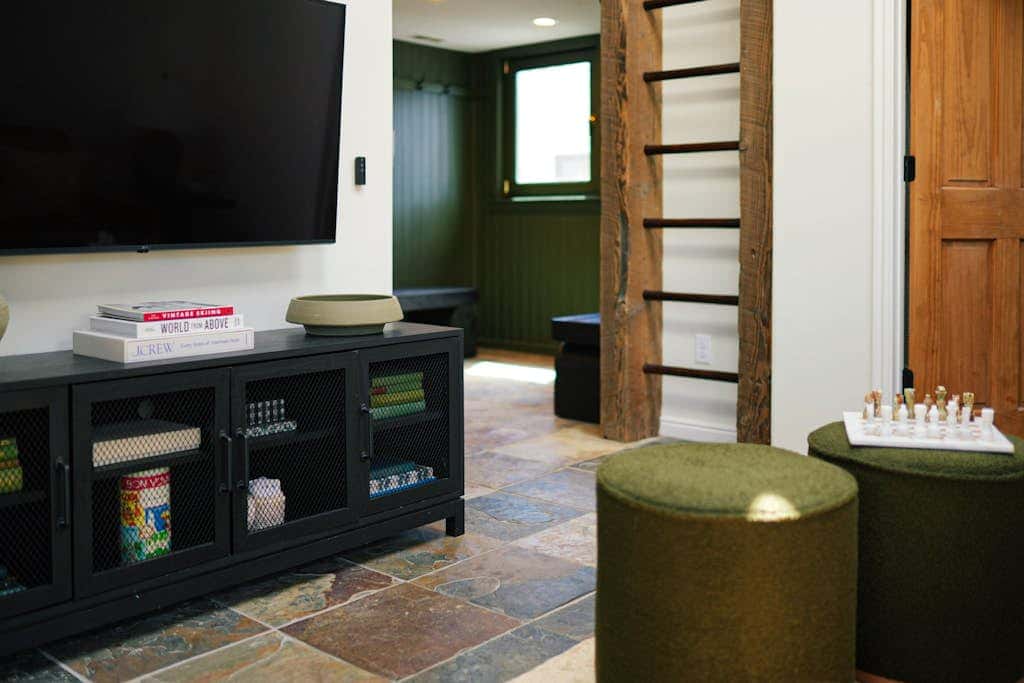 Ski Lodge , Panoramic Views, Four Season Retreat