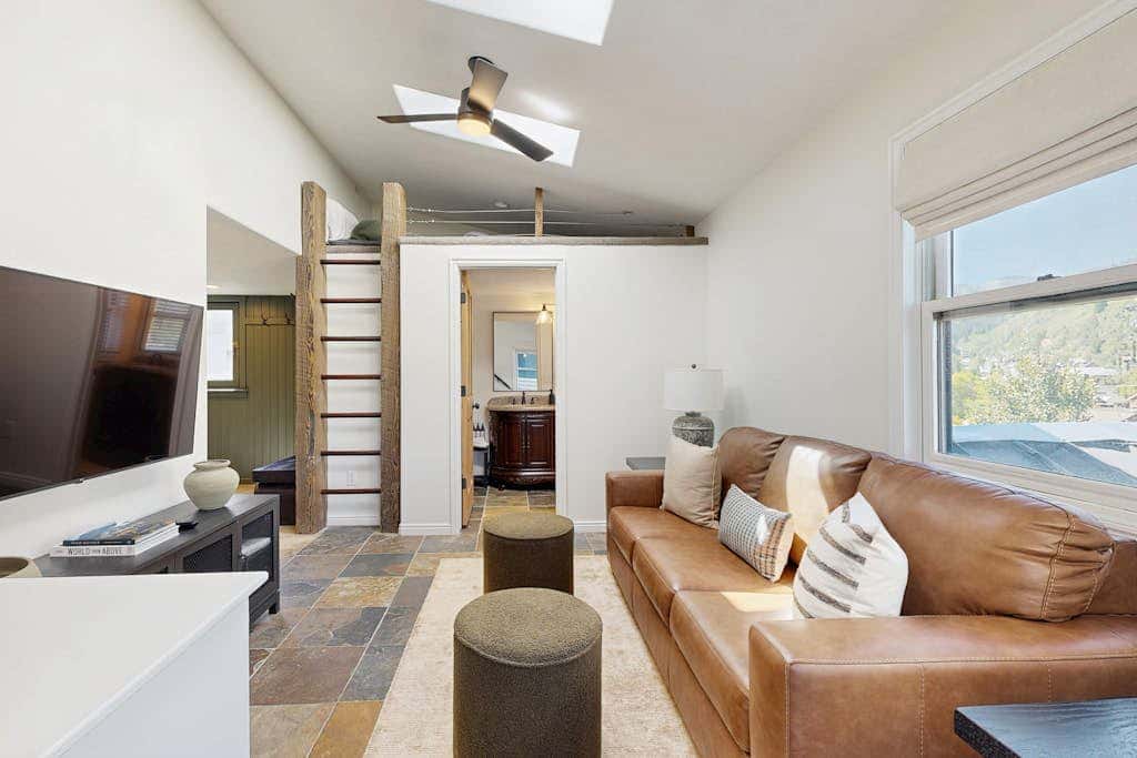 Ski Lodge , Panoramic Views, Four Season Retreat