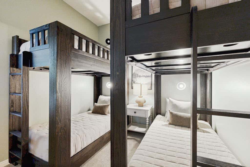 Ski Lodge , Panoramic Views, Four Season Retreat