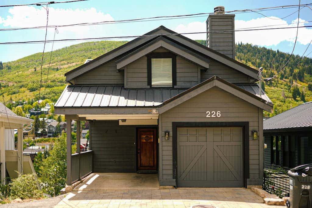 Ski Lodge , Panoramic Views, Four Season Retreat