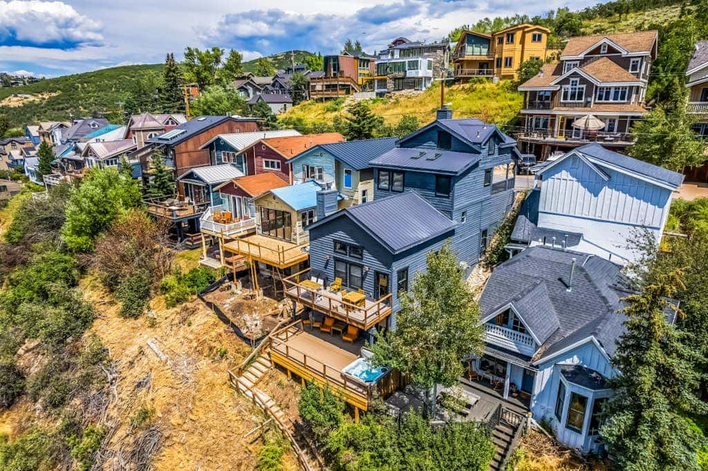 Ski Lodge , Panoramic Views, Four Season Retreat