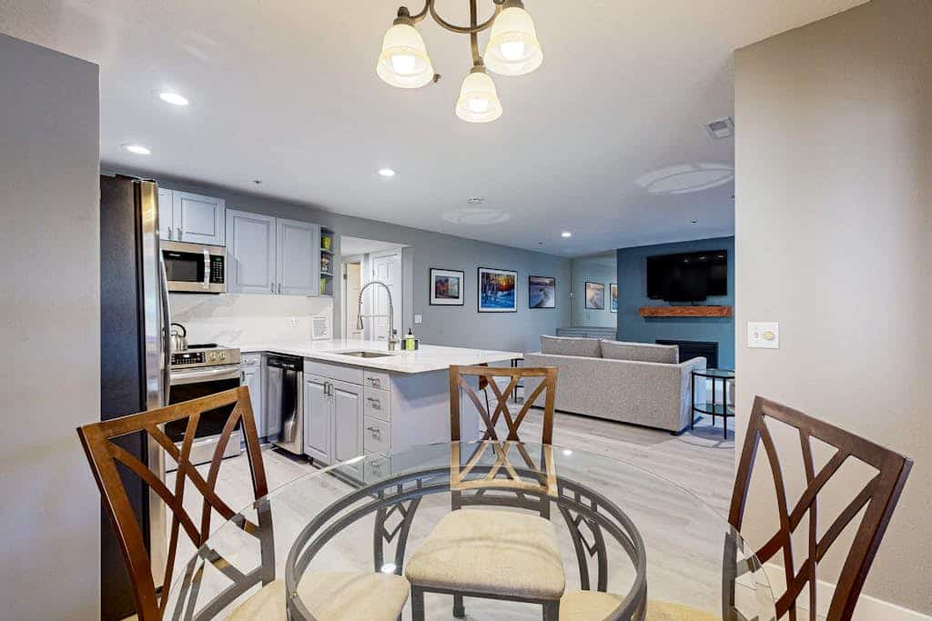 All Seasons Condominiums 103