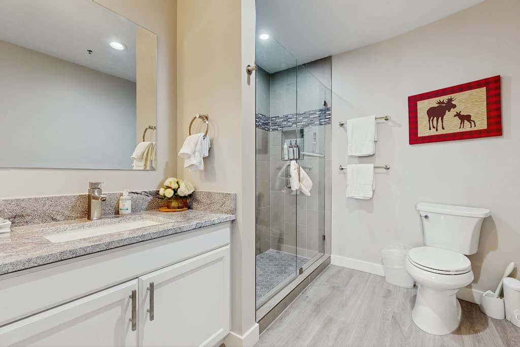 Newly renovated 2nd floor condo with pool, hot tub and in home laundry