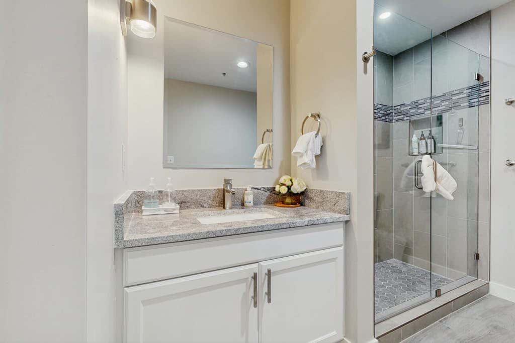 Newly renovated 2nd floor condo with pool, hot tub and in home laundry