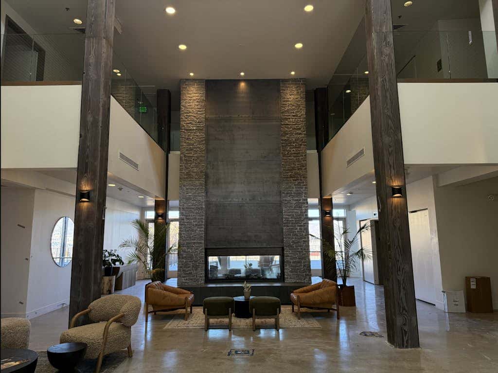 Newly renovated 2nd floor condo with pool, hot tub and in home laundry