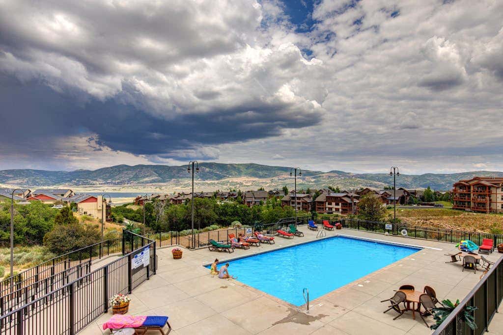 Newly renovated 2nd floor condo with pool, hot tub and in home laundry