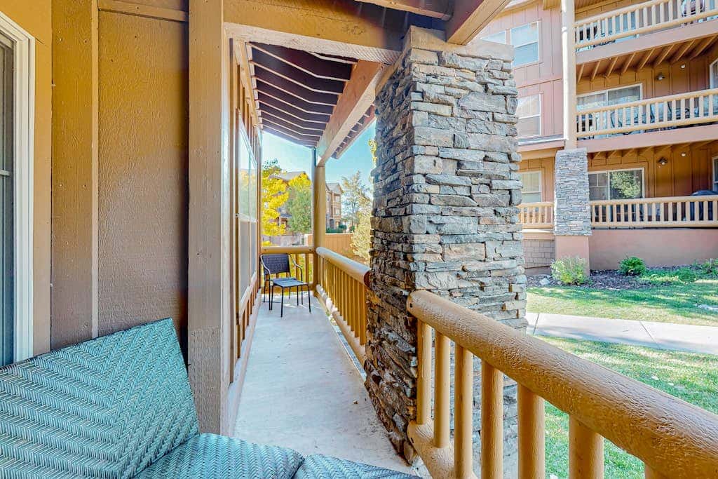 Stunning alpine escape with  pool, hot tub, fireplace, balcony, & mountain views