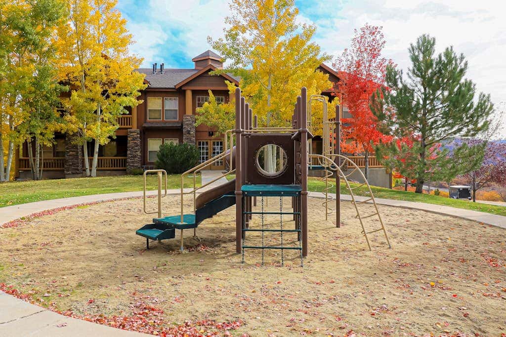 Stunning alpine escape with  pool, hot tub, fireplace, balcony, & mountain views