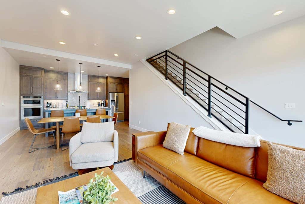 Stunning house with  ski & lake views, private hot tub, private W&D