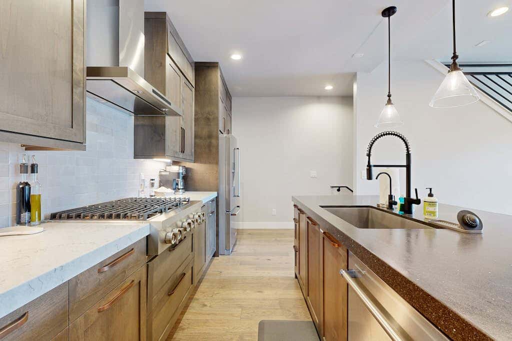 Stunning house with  ski & lake views, private hot tub, private W&D