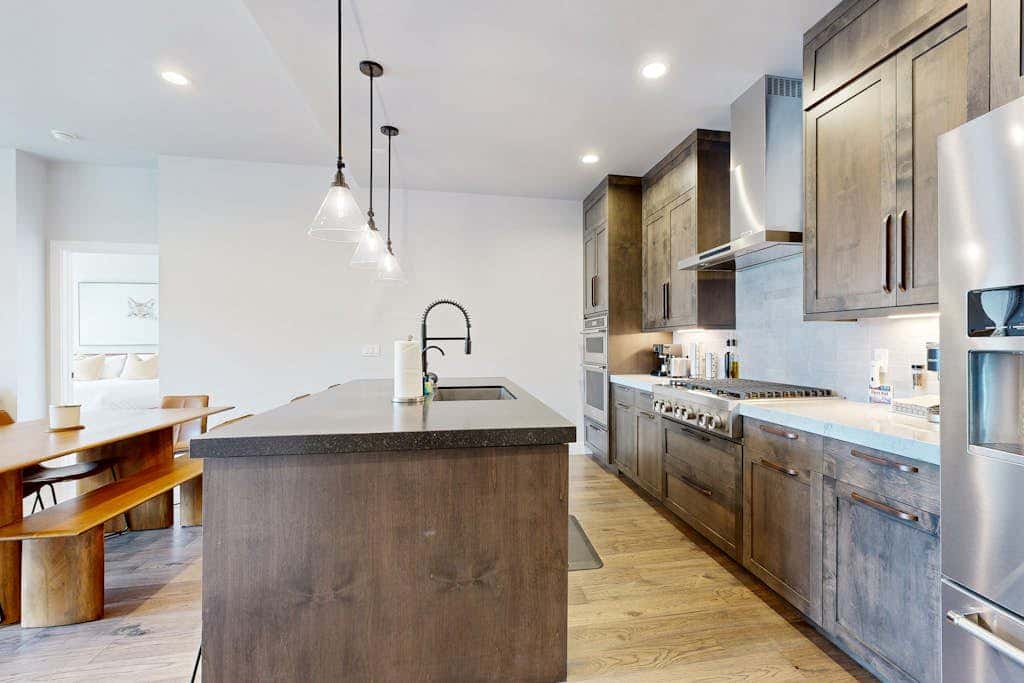 Stunning house with  ski & lake views, private hot tub, private W&D