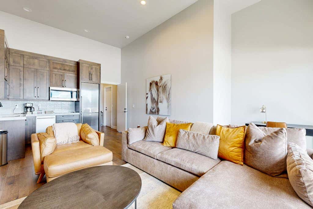 Stunning house with  ski & lake views, private hot tub, private W&D
