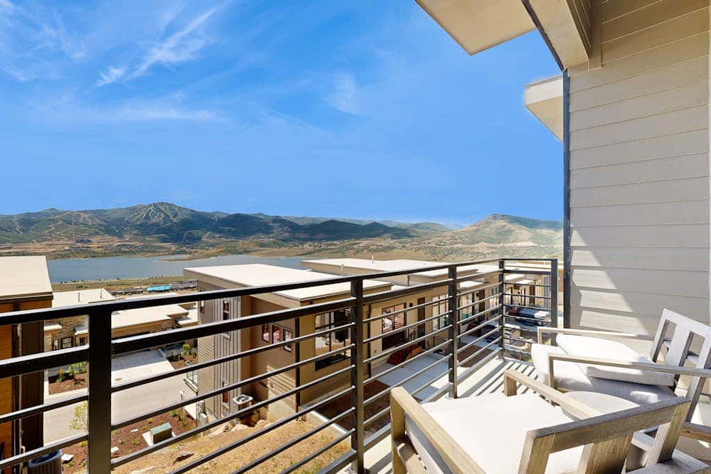 Stunning house with  ski & lake views, private hot tub, private W&D