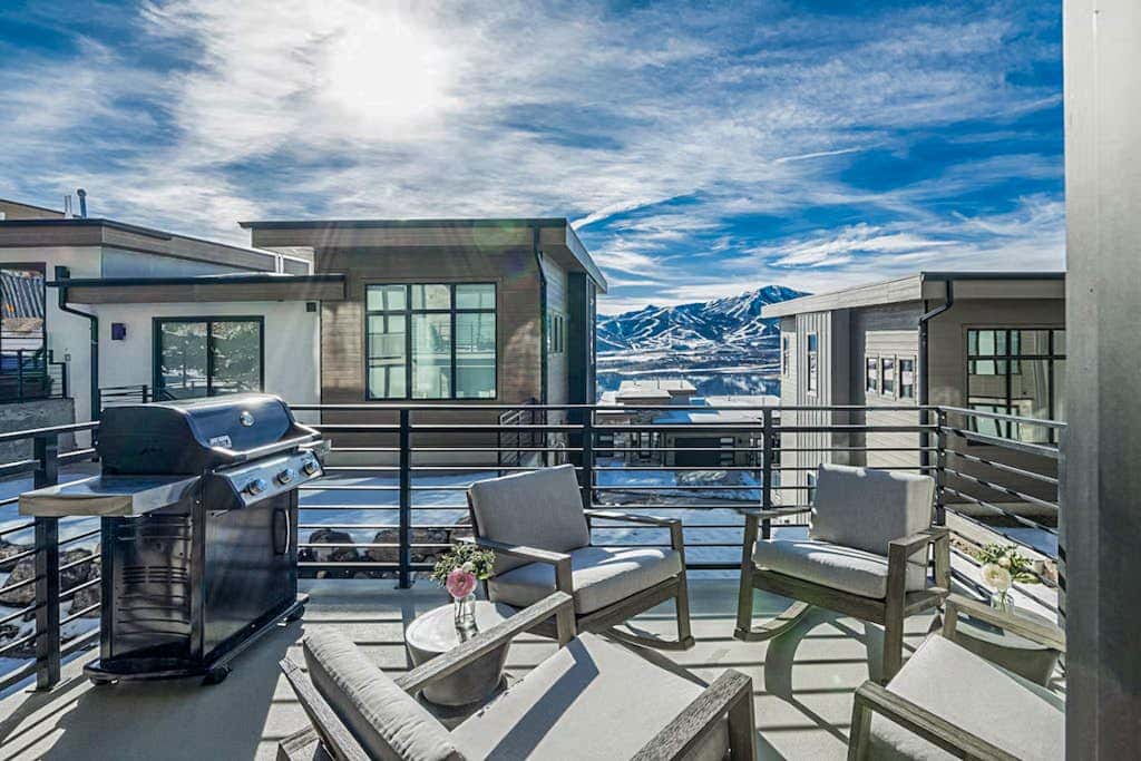 Stunning house with  ski & lake views, private hot tub, private W&D