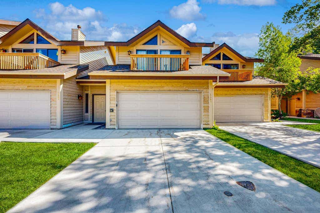 Lakeside gem with indoor hot tub at Deer Valley Resort