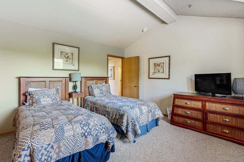 Lakeside gem with indoor hot tub at Deer Valley Resort