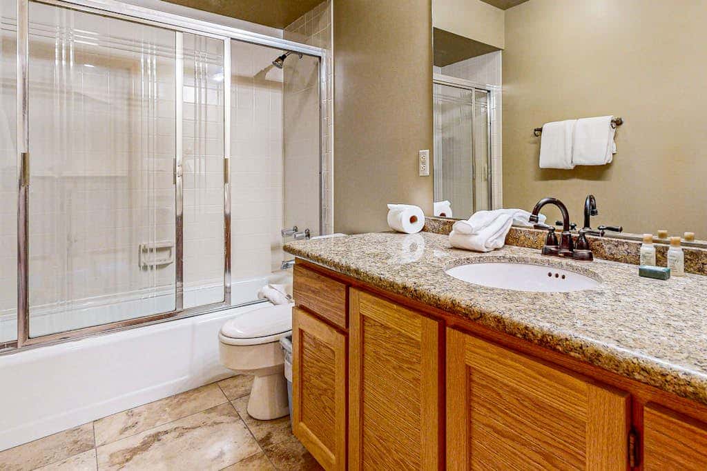 Lakeside gem with indoor hot tub at Deer Valley Resort