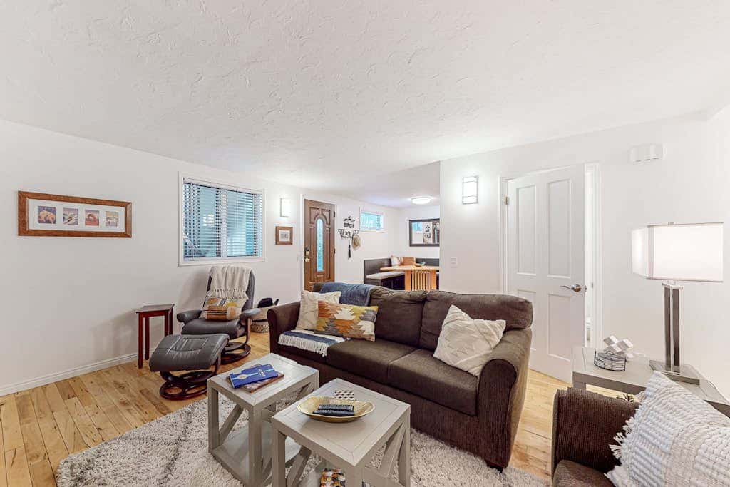 Walkable dog-friendly condo with balcony steps from Old Town Lift