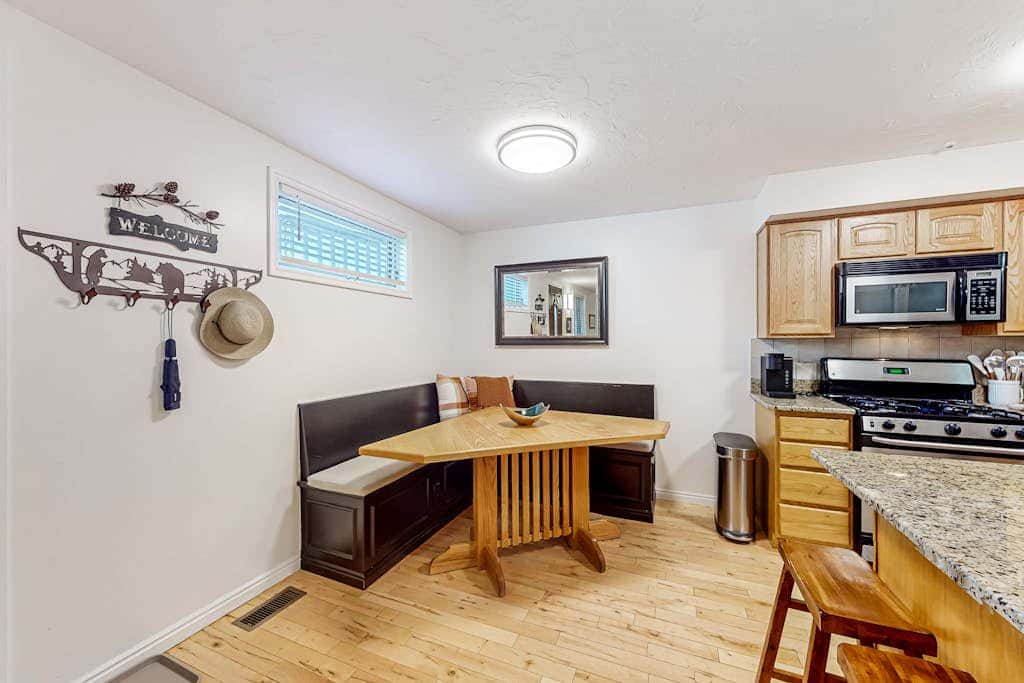 Walkable dog-friendly condo with balcony steps from Old Town Lift