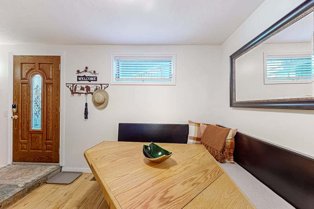 Walkable dog-friendly condo with balcony steps from Old Town Lift