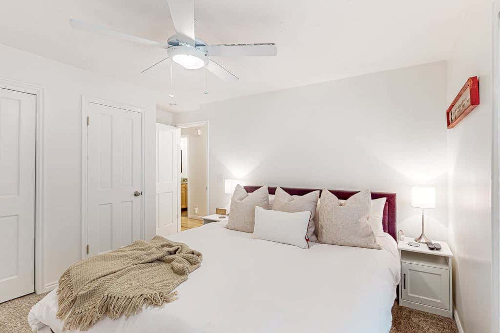 Walkable dog-friendly condo with balcony steps from Old Town Lift