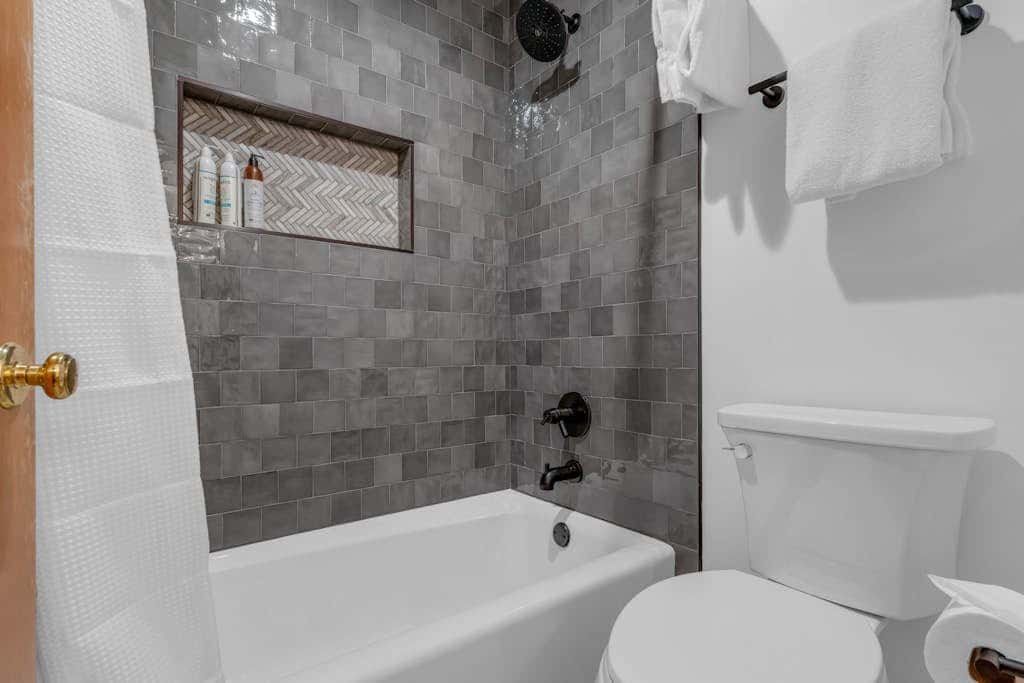 Remodeled Bathrooms with ski theme, smart TVs, mtn views, grill, & hot tub
