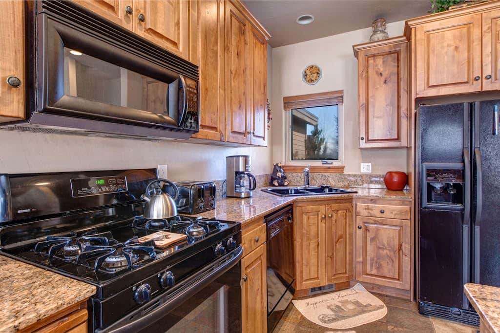 Bear Hollow Village-Updated Home with  Hot Tub, Fitness Center, & Pool Access