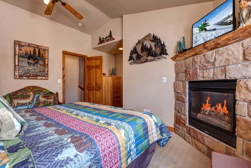Bear Hollow Village-Updated Home with  Hot Tub, Fitness Center, & Pool Access
