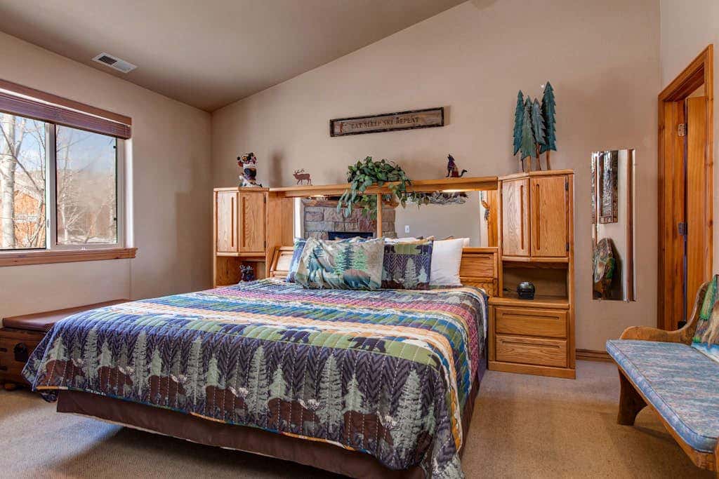 Bear Hollow Village-Updated Home with  Hot Tub, Fitness Center, & Pool Access