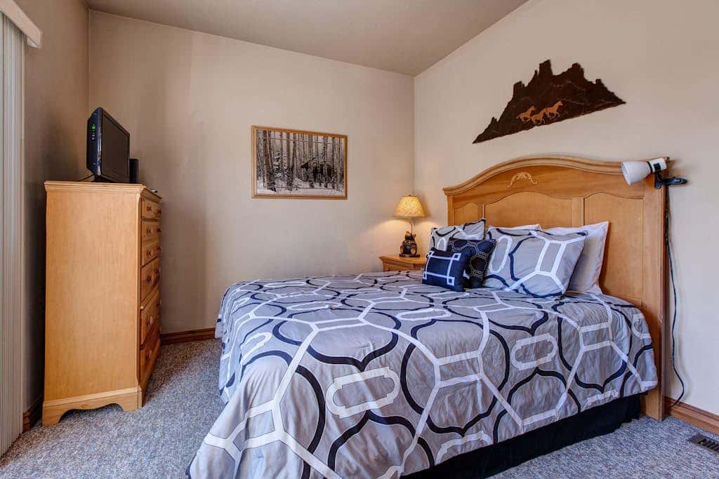 Bear Hollow Village-Updated Home with  Hot Tub, Fitness Center, & Pool Access
