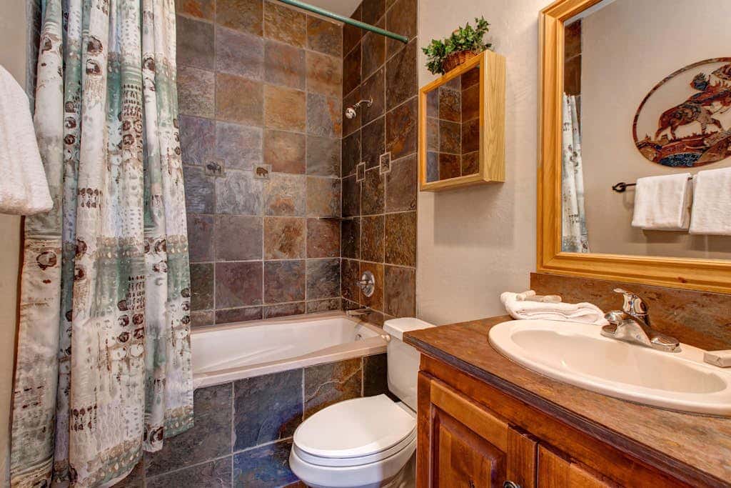 Bear Hollow Village-Updated Home with  Hot Tub, Fitness Center, & Pool Access