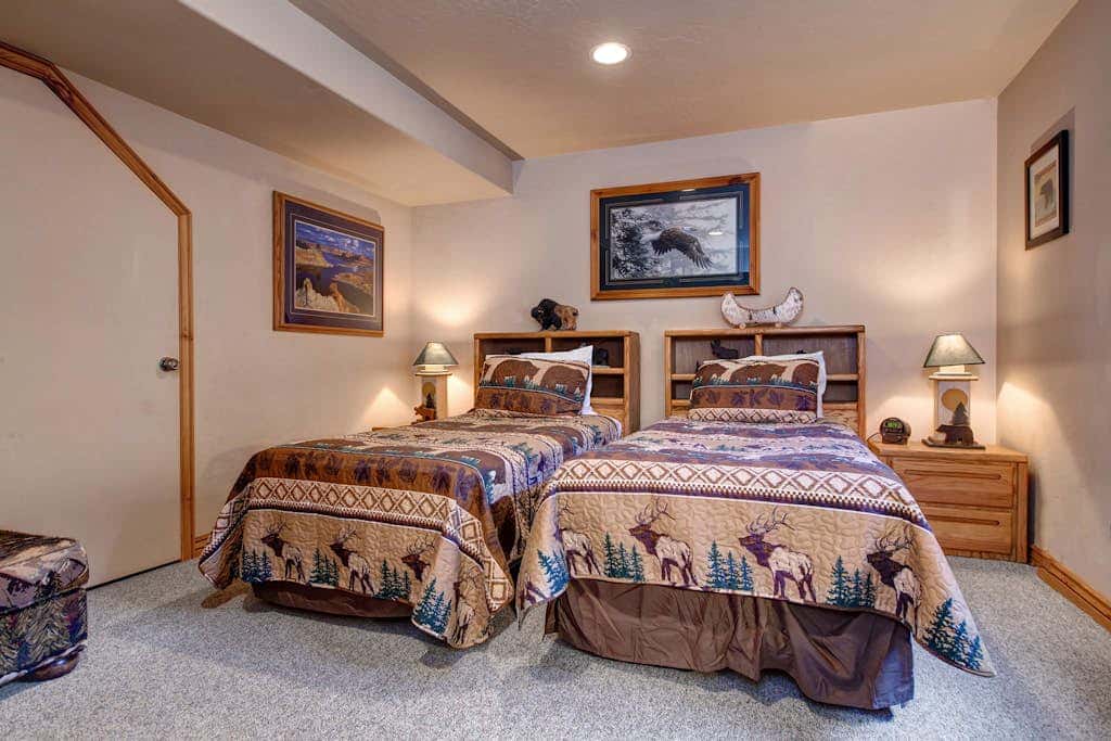 Bear Hollow Village-Updated Home with  Hot Tub, Fitness Center, & Pool Access
