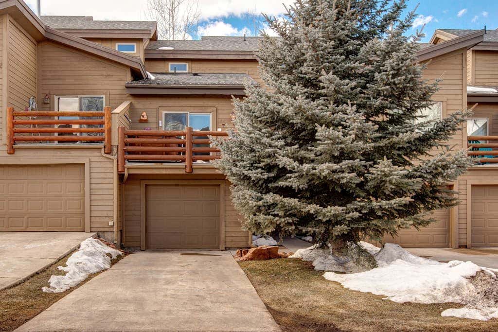 Bear Hollow Village-Updated Home with  Hot Tub, Fitness Center, & Pool Access