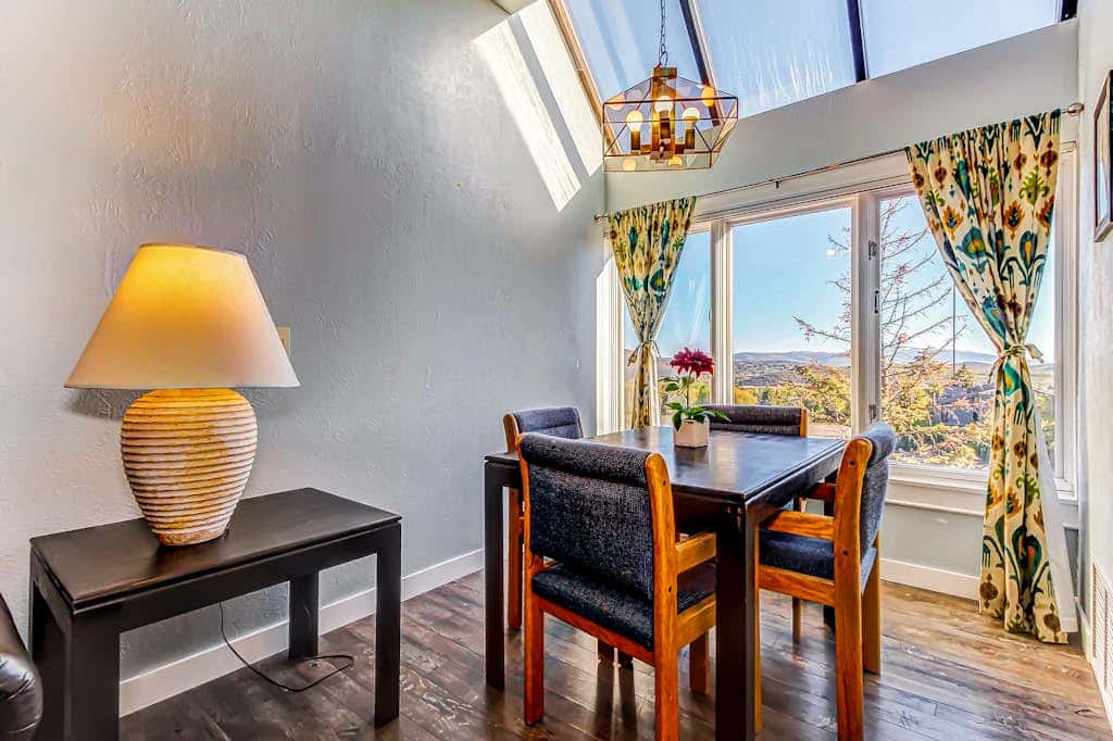 Cozy studio in the village with WiFi & easy slope access