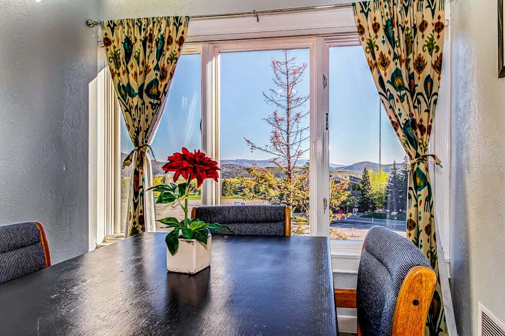 Cozy studio in the village with WiFi & easy slope access