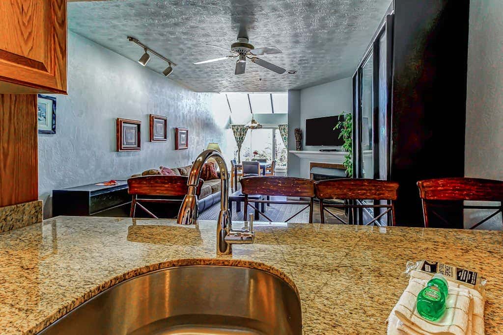Cozy studio in the village with WiFi & easy slope access